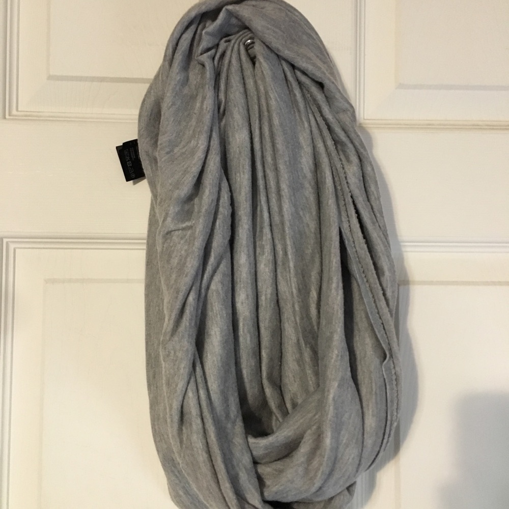 H&M gray infinity scarf